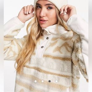 The North Face Women’s Fleece Pull Over